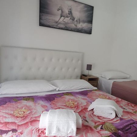Alloggio Turistico Di Fuoco C Rzym Zewnętrze zdjęcie